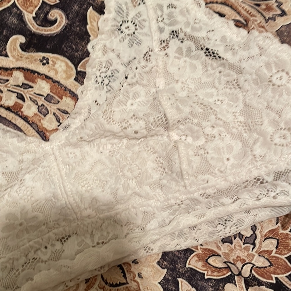 Offwhite Lacey halter bralette - Picture 3 of 7